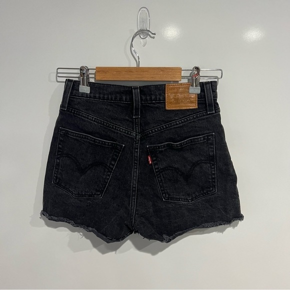 Levi’s Ribcage Black Denim Shorts - Picture 4 of 10